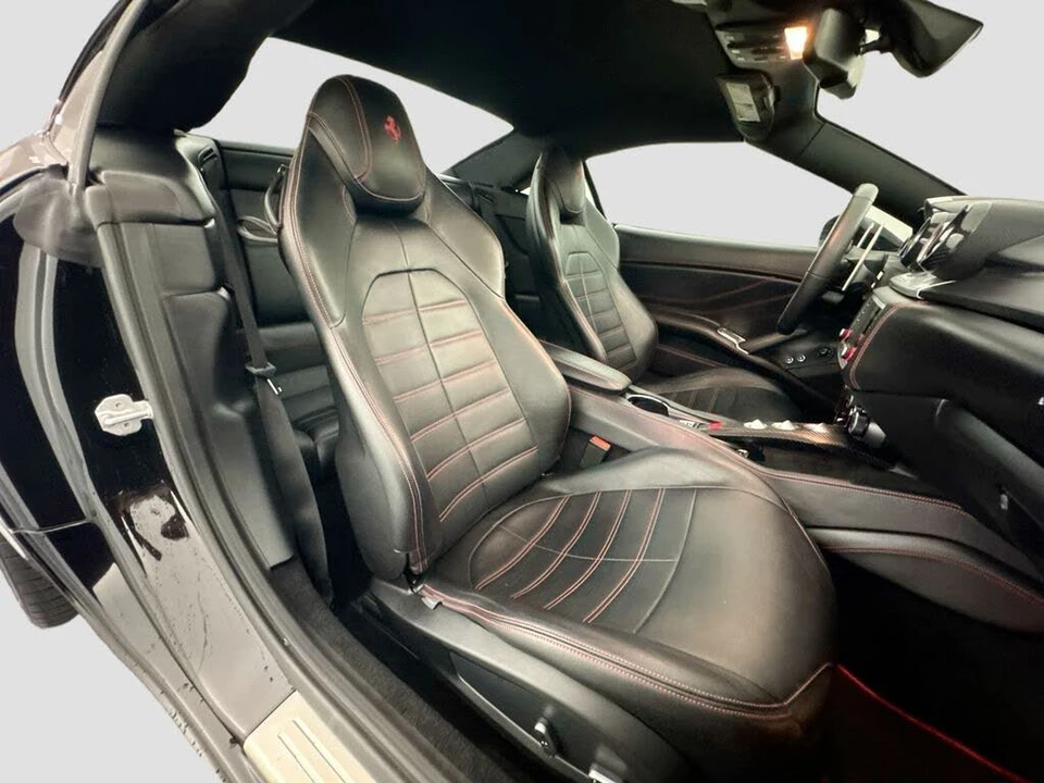 2017 Ferrari California T - Image 31 of 31