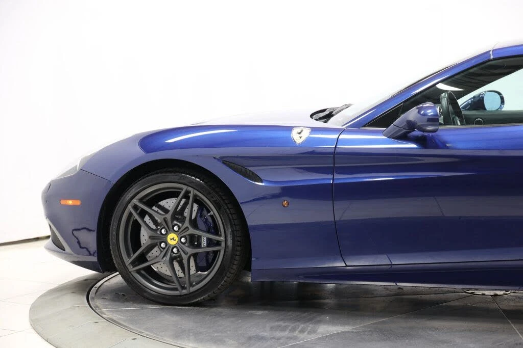 2017 Ferrari California T - Image 11 of 31