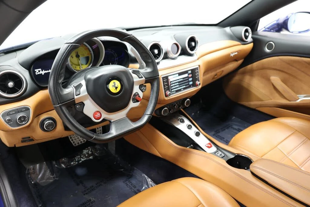 2017 Ferrari California T - Image 27 of 31