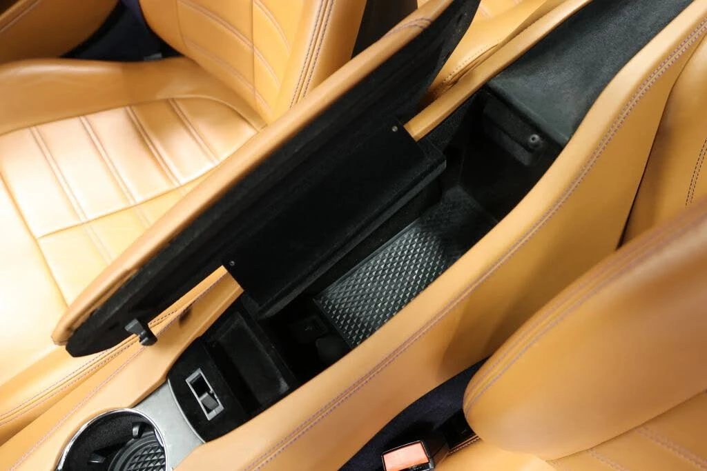 2017 Ferrari California T - Image 26 of 31