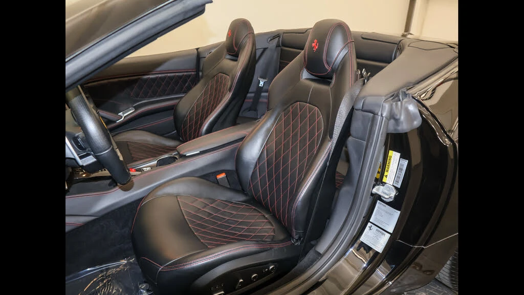 2017 Ferrari California T - Image 14 of 31