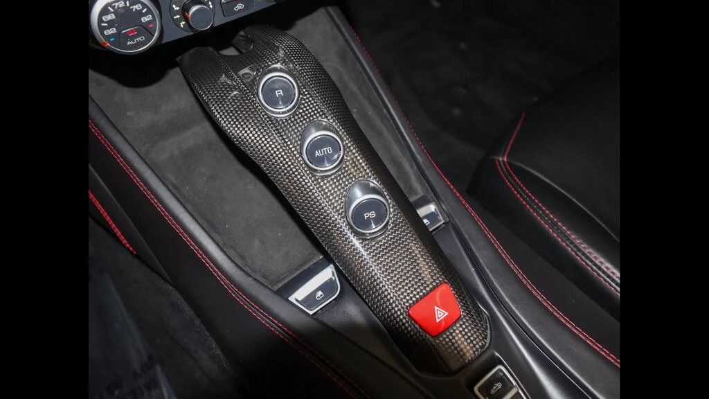 2017 Ferrari California T - Image 28 of 31