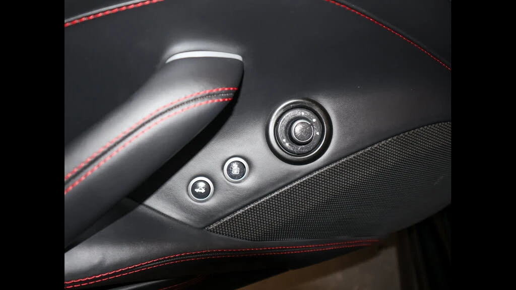 2017 Ferrari California T - Image 19 of 31