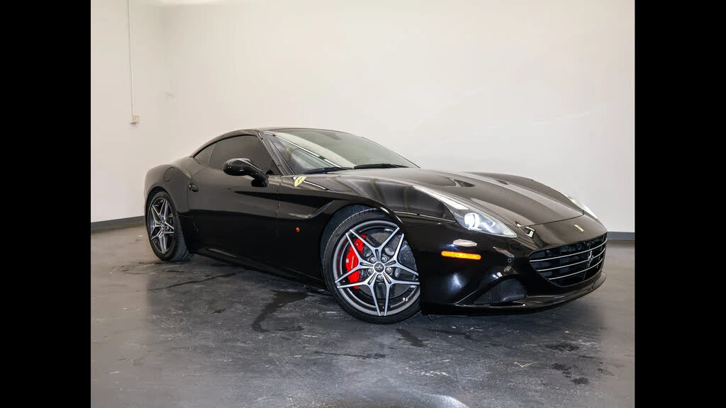 2017 Ferrari California T - Image 2 of 31