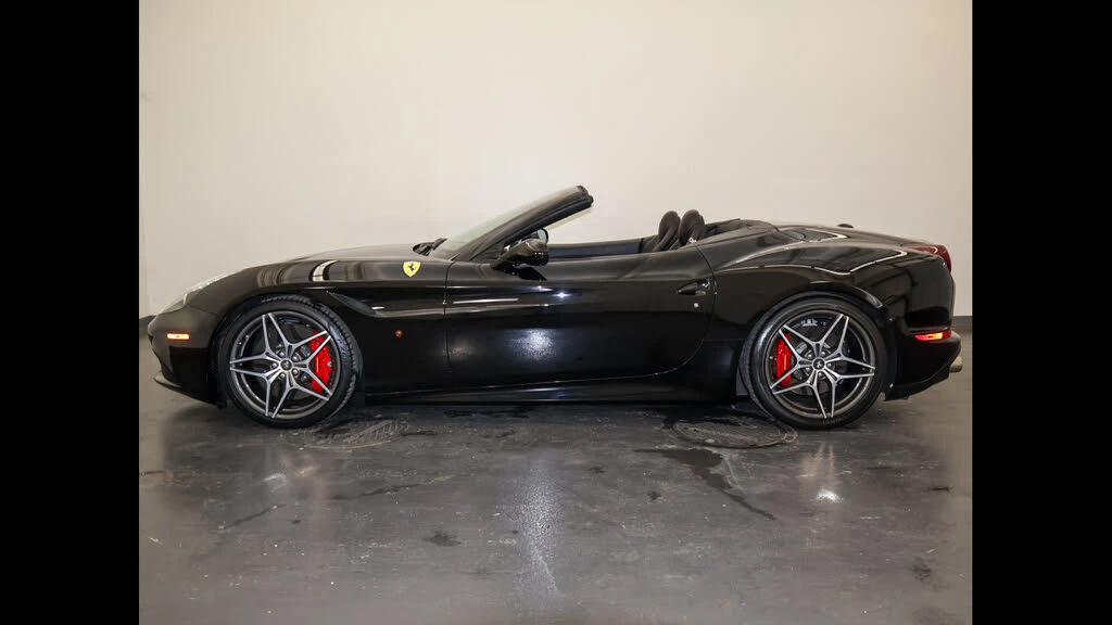 2017 Ferrari California T - Image 7 of 31