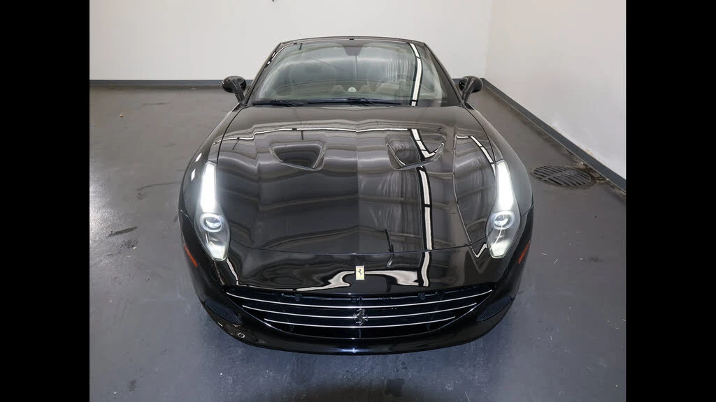 2017 Ferrari California T - Image 10 of 31