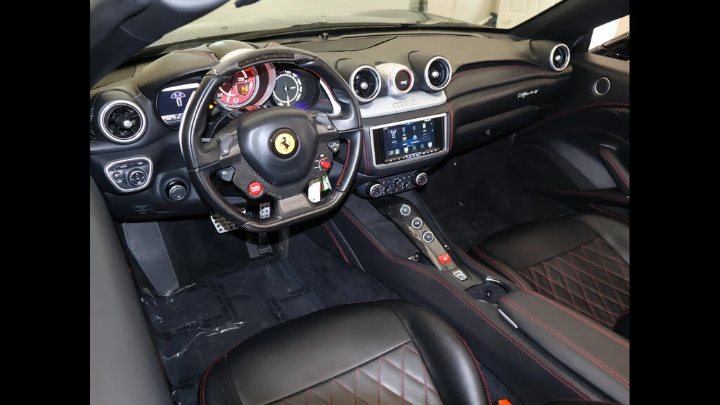 2017 Ferrari California T - Image 22 of 31