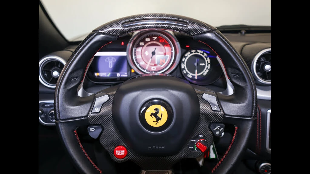 2017 Ferrari California T - Image 30 of 31
