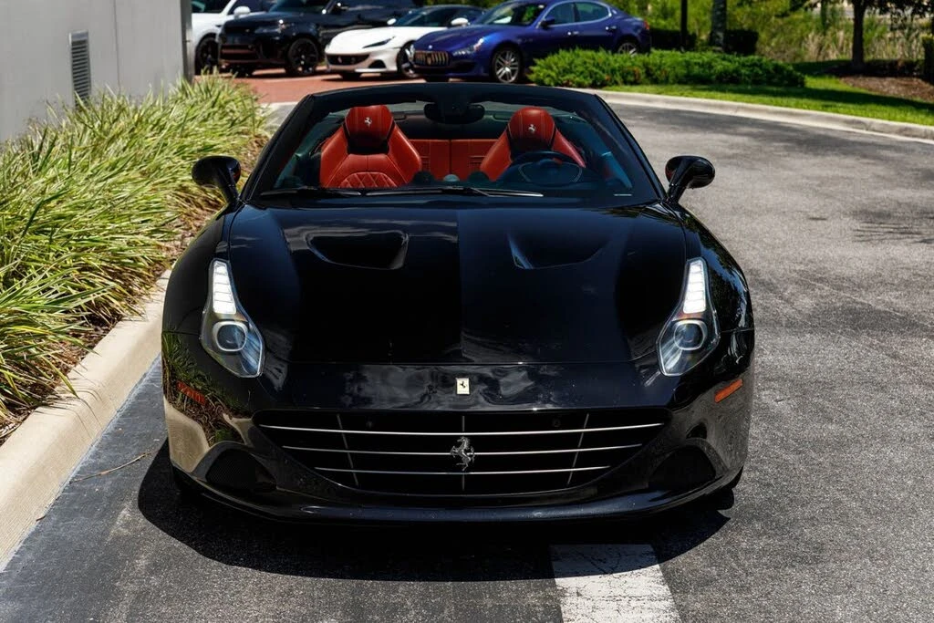 2017 Ferrari California T - Image 8 of 31