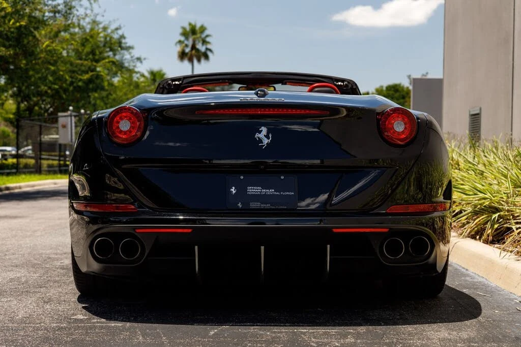 2017 Ferrari California T - Image 4 of 31