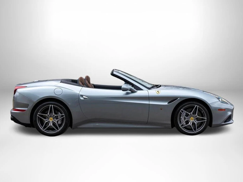 2017 Ferrari California T - Image 8 of 31