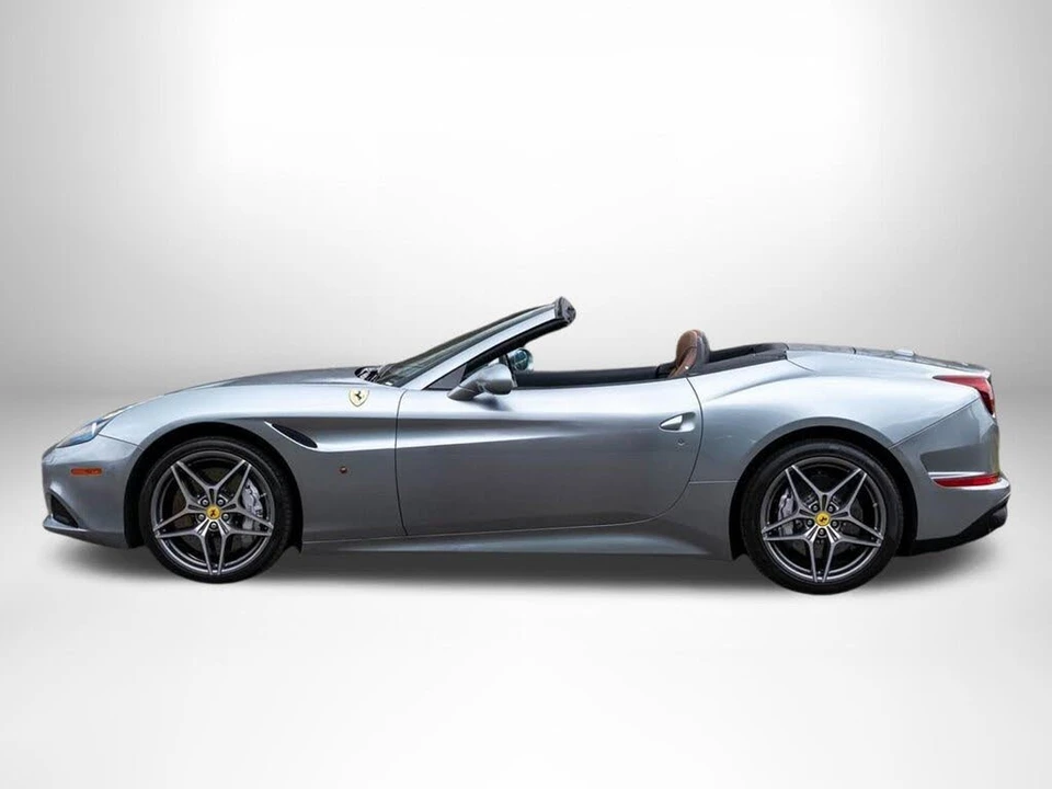 2017 Ferrari California T - Image 5 of 31