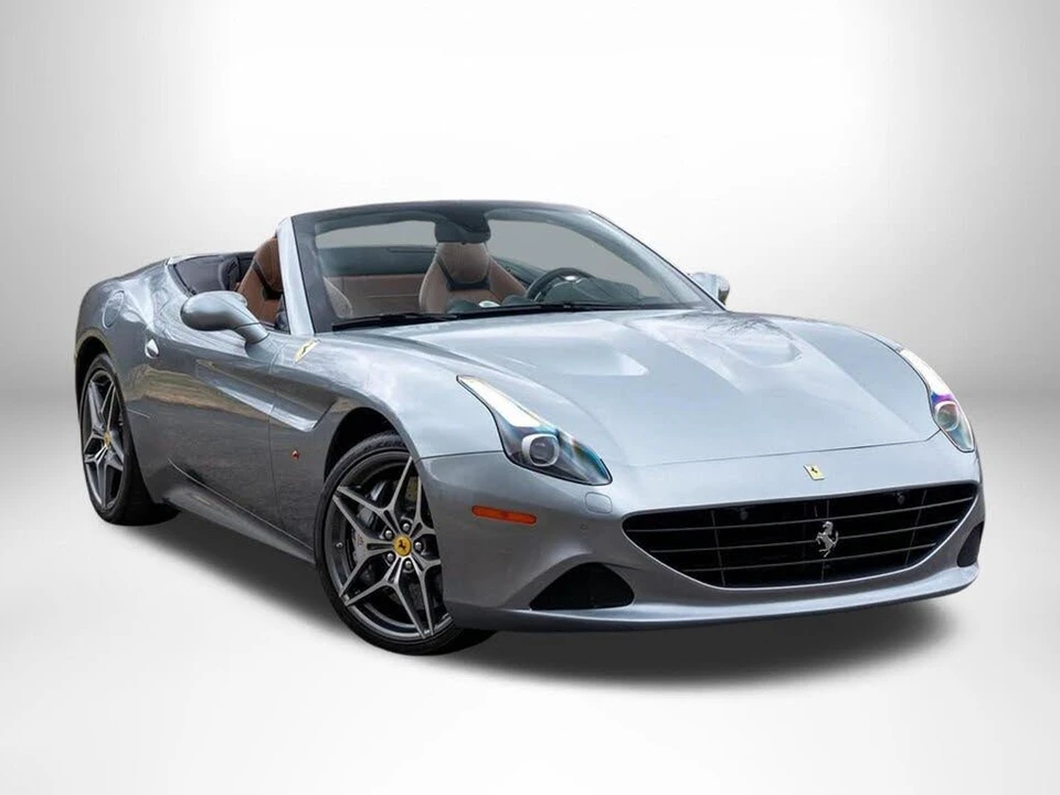 2017 Ferrari California T - Image 2 of 31