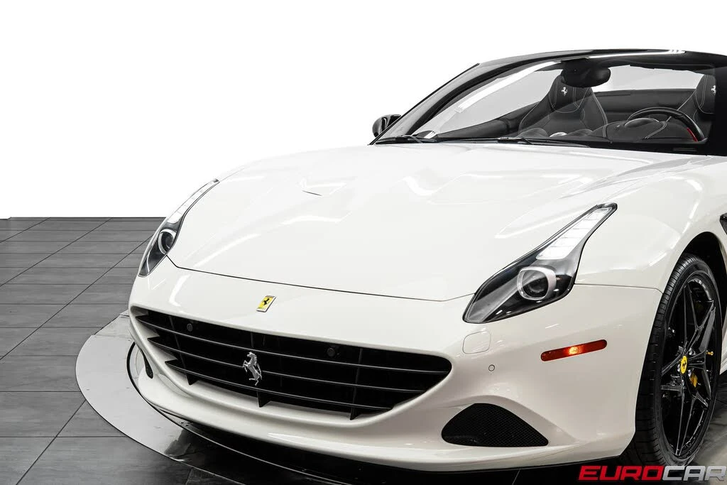 2017 Ferrari California T - Image 15 of 31