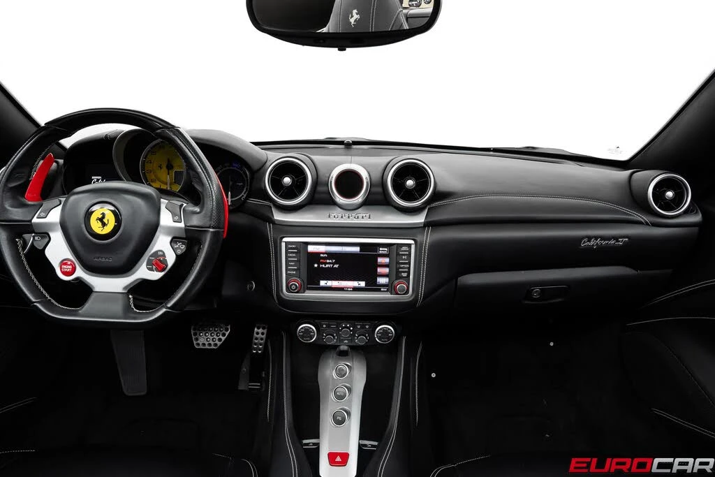 2017 Ferrari California T - Image 30 of 31