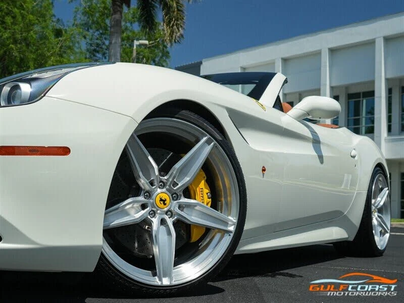 2017 Ferrari California T - Image 11 of 31
