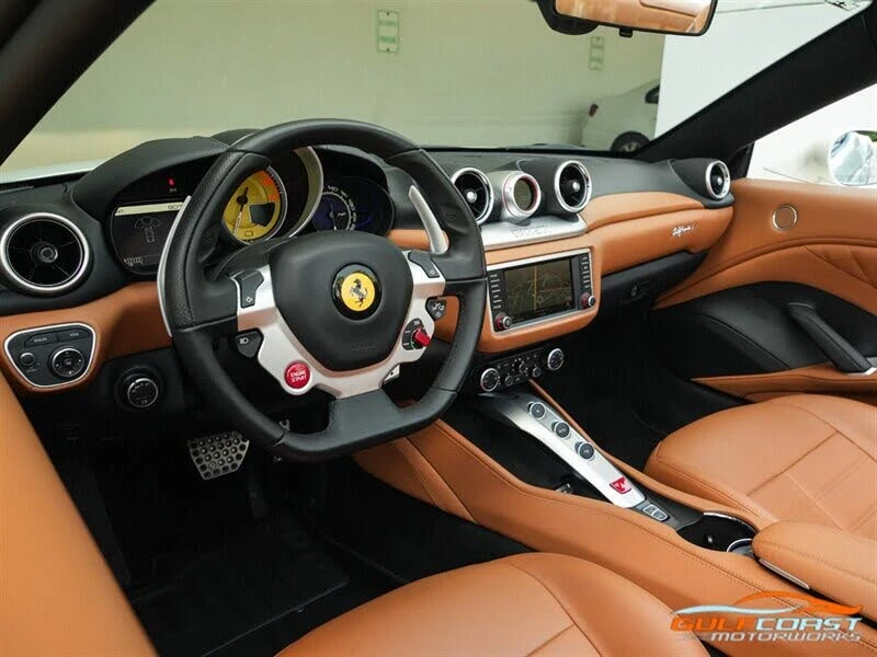 2017 Ferrari California T - Image 2 of 31