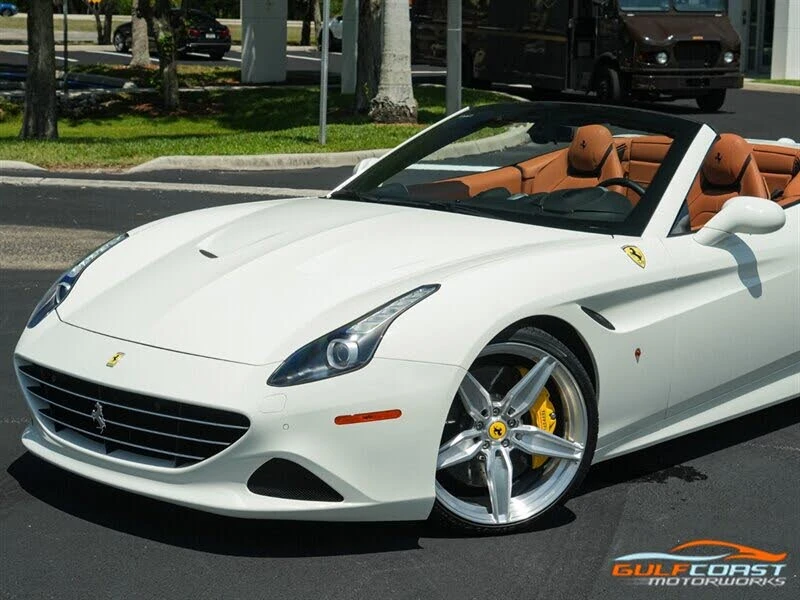 2017 Ferrari California T - Image 9 of 31