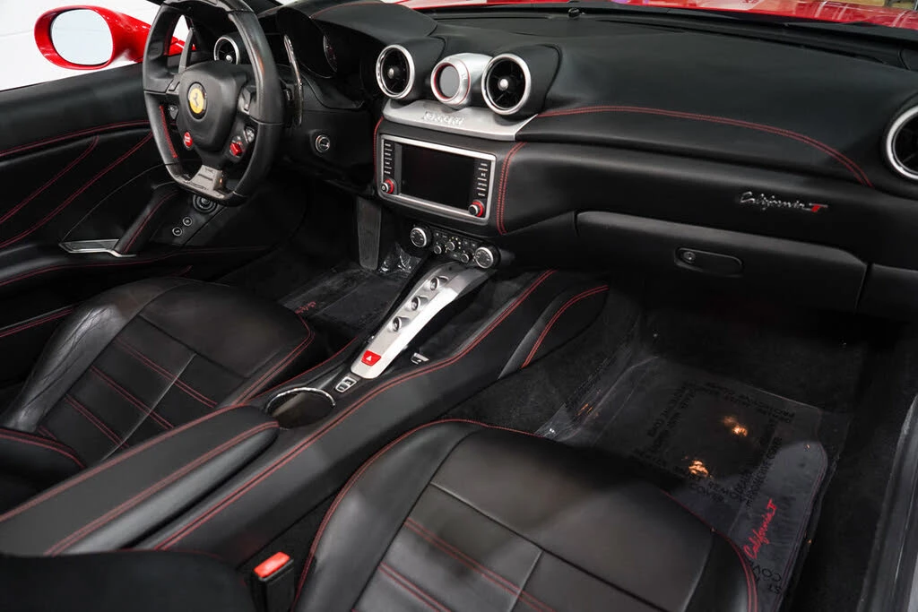 2017 Ferrari California T - Image 17 of 31
