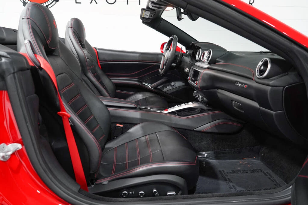 2017 Ferrari California T - Image 15 of 31