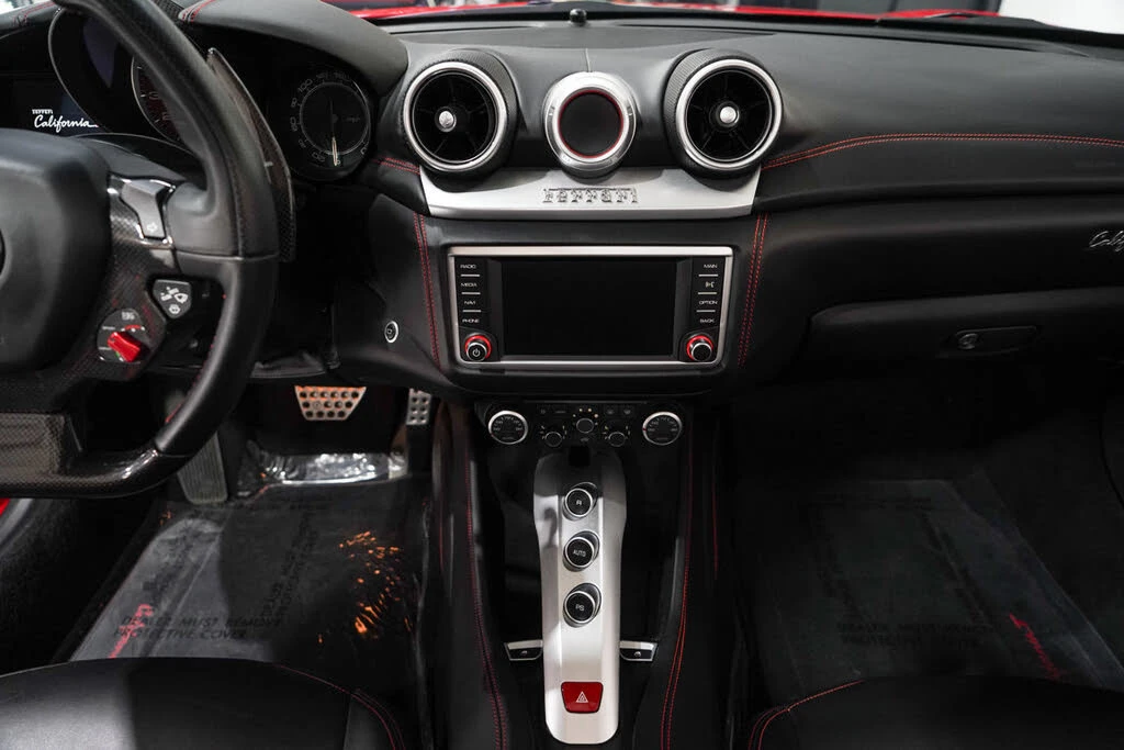 2017 Ferrari California T - Image 12 of 31