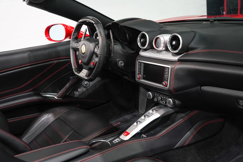 2017 Ferrari California T - Image 18 of 31