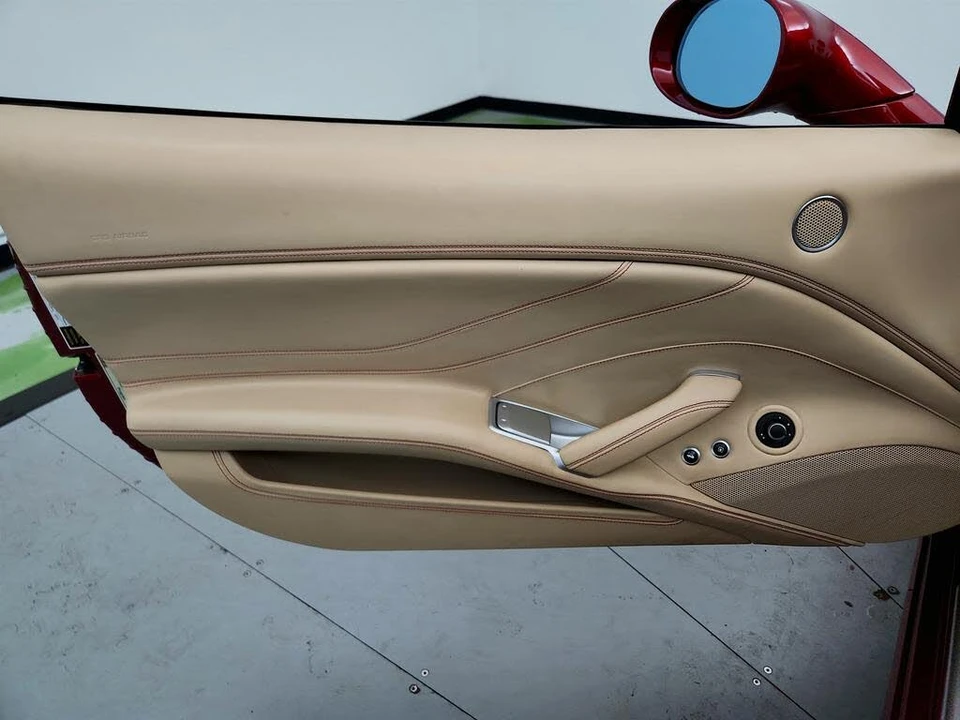 2017 Ferrari California T - Image 22 of 31