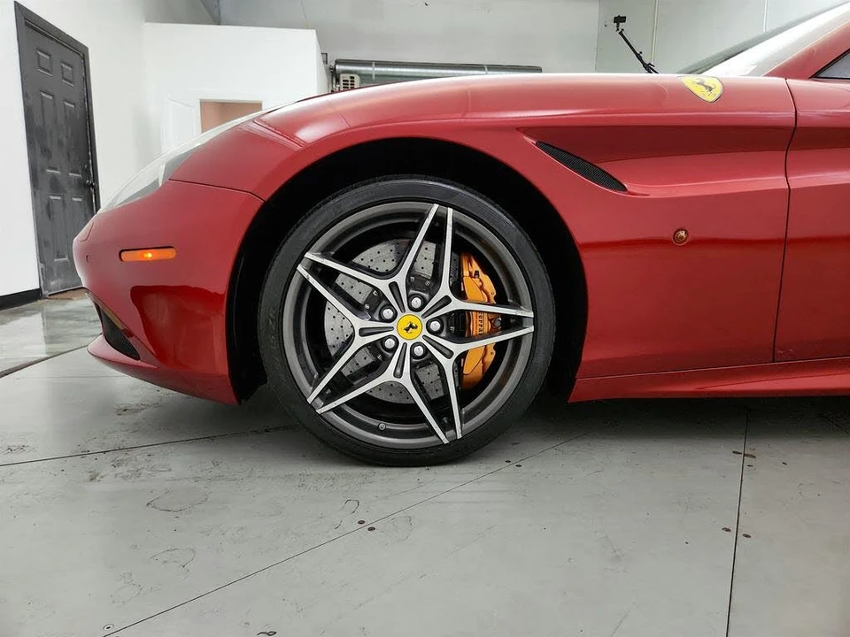 2017 Ferrari California T - Image 29 of 31