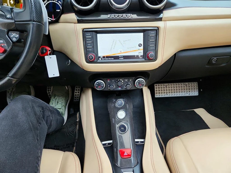2017 Ferrari California T - Image 20 of 31
