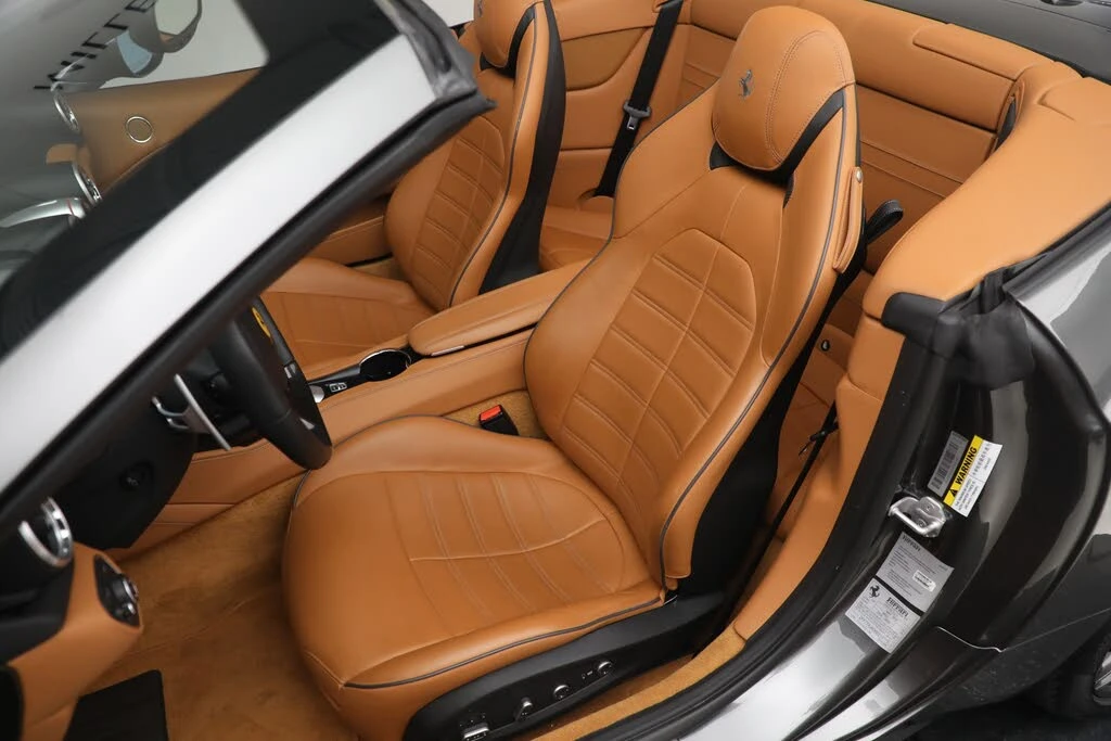 2017 Ferrari California T - Image 17 of 31