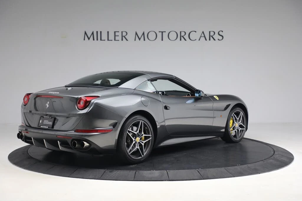 2017 Ferrari California T - Image 13 of 31