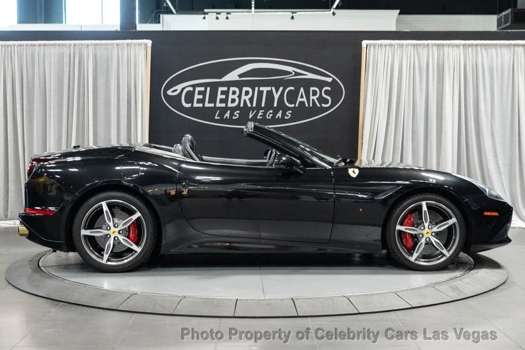 2017 Ferrari California T - Image 28 of 31
