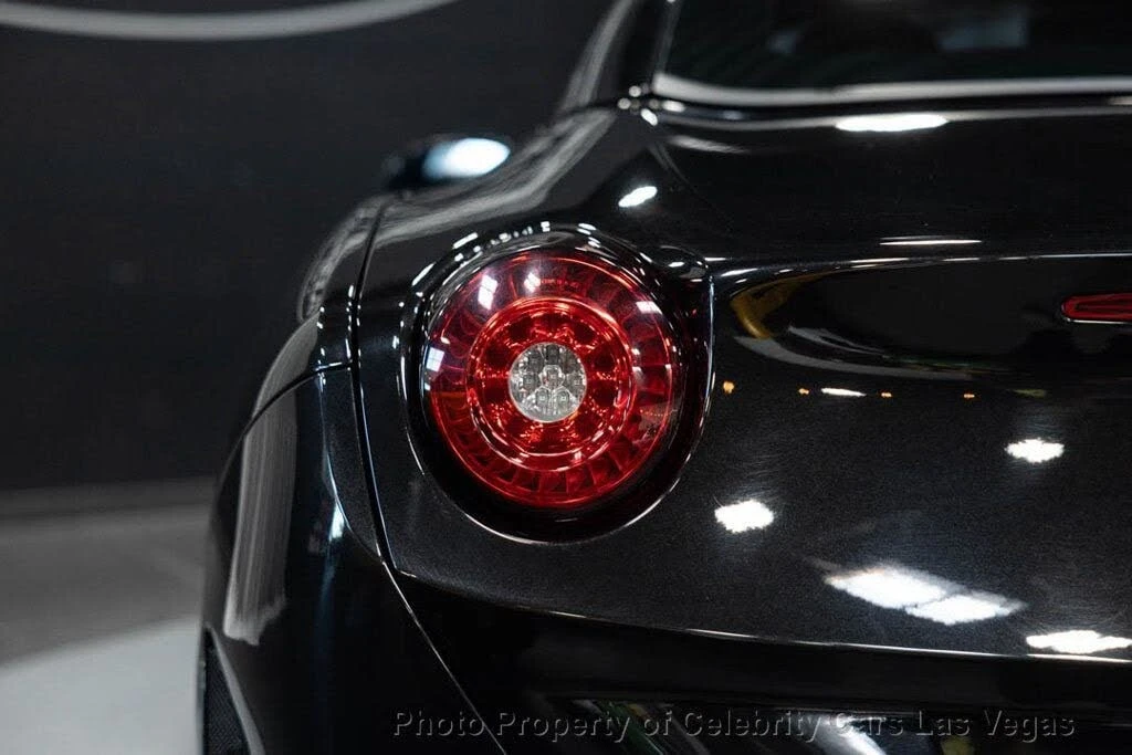 2017 Ferrari California T - Image 5 of 31