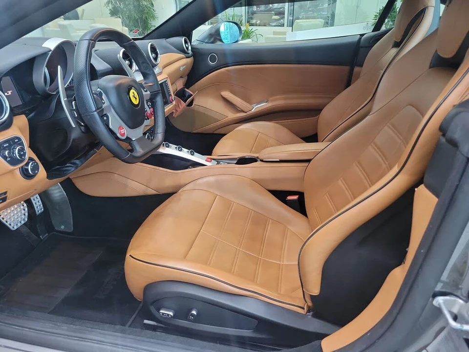 2017 Ferrari California T - Image 13 of 31