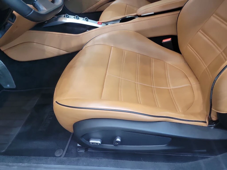 2017 Ferrari California T - Image 14 of 31