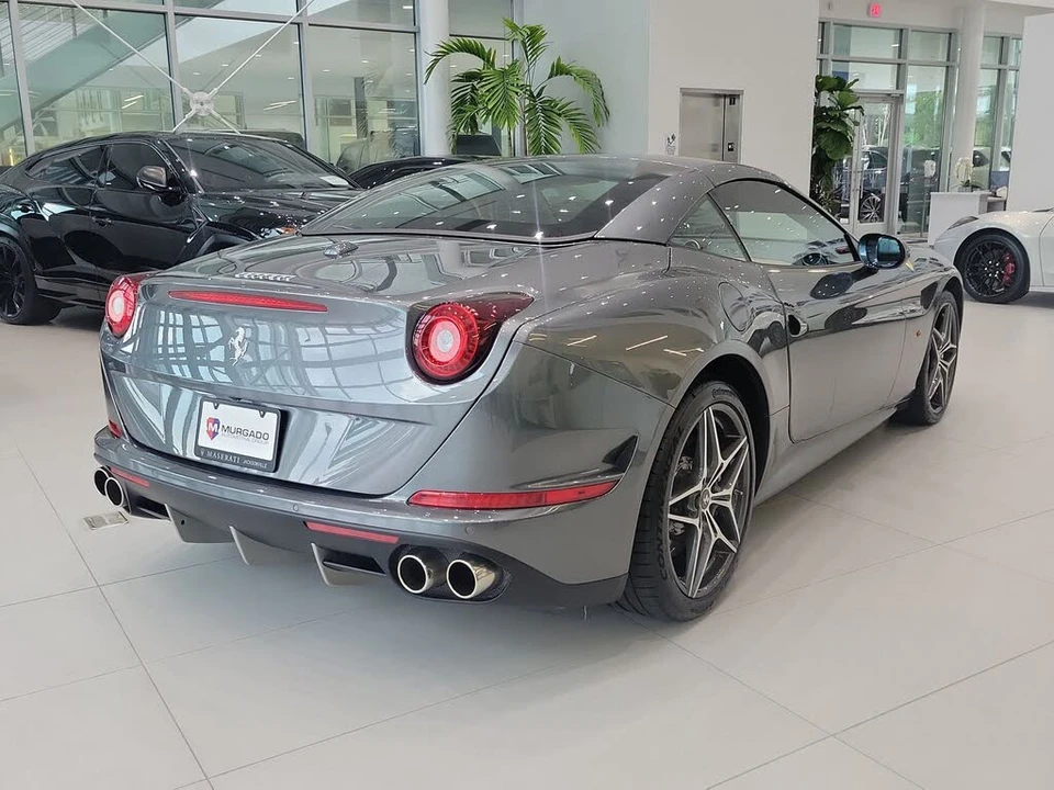 2017 Ferrari California T - Image 6 of 31