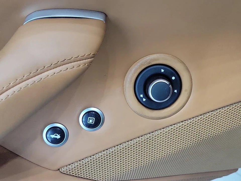 2017 Ferrari California T - Image 18 of 31