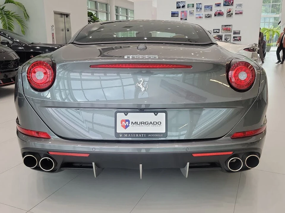 2017 Ferrari California T - Image 29 of 31