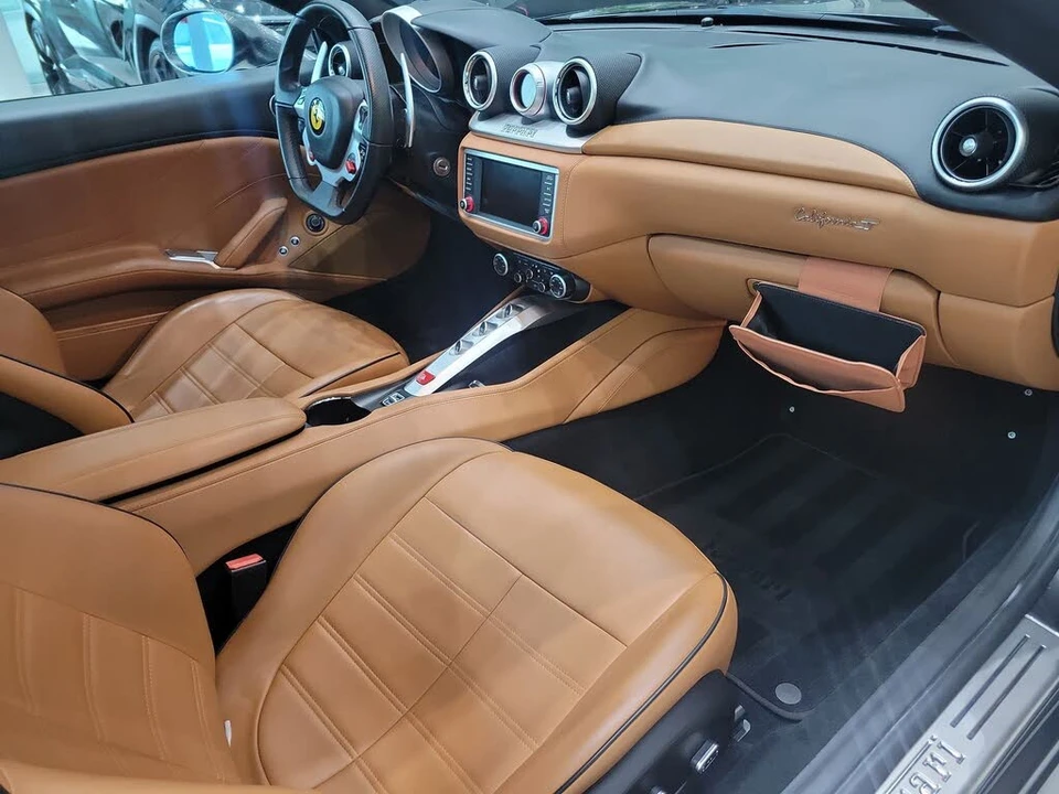 2017 Ferrari California T - Image 3 of 31