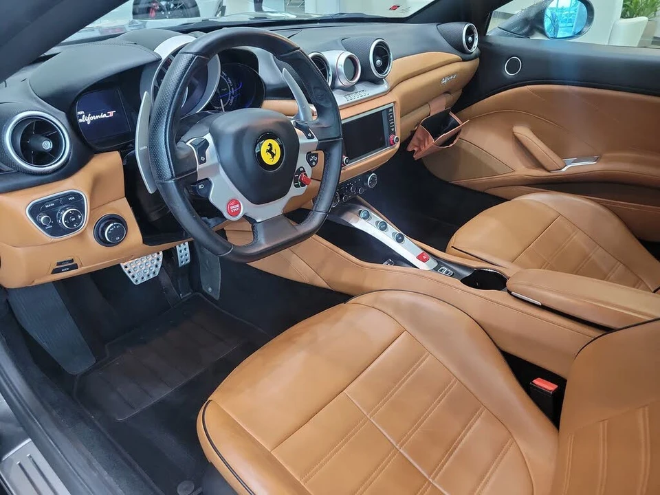 2017 Ferrari California T - Image 12 of 31