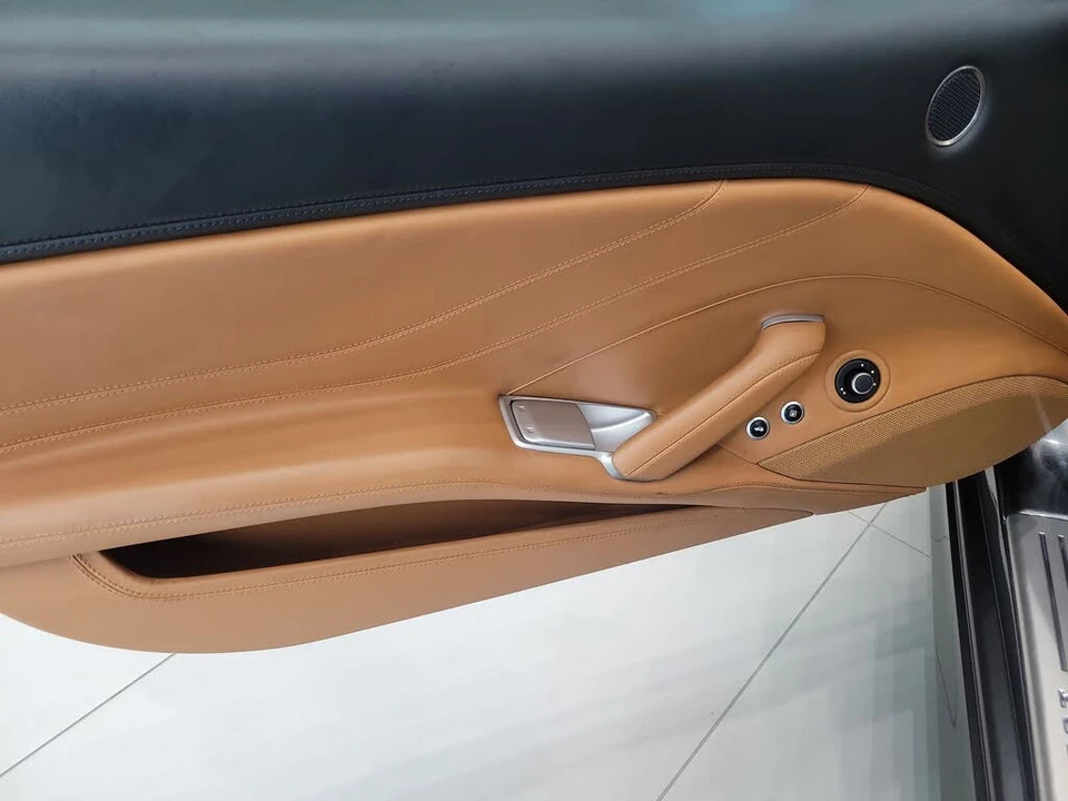 2017 Ferrari California T - Image 17 of 31