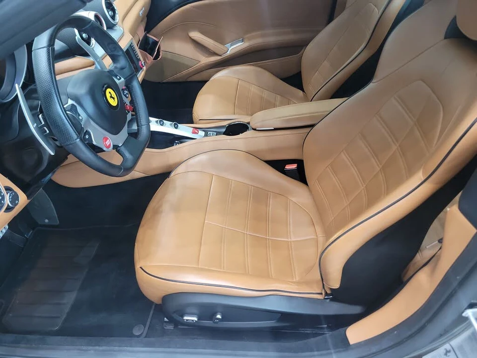 2017 Ferrari California T - Image 26 of 31