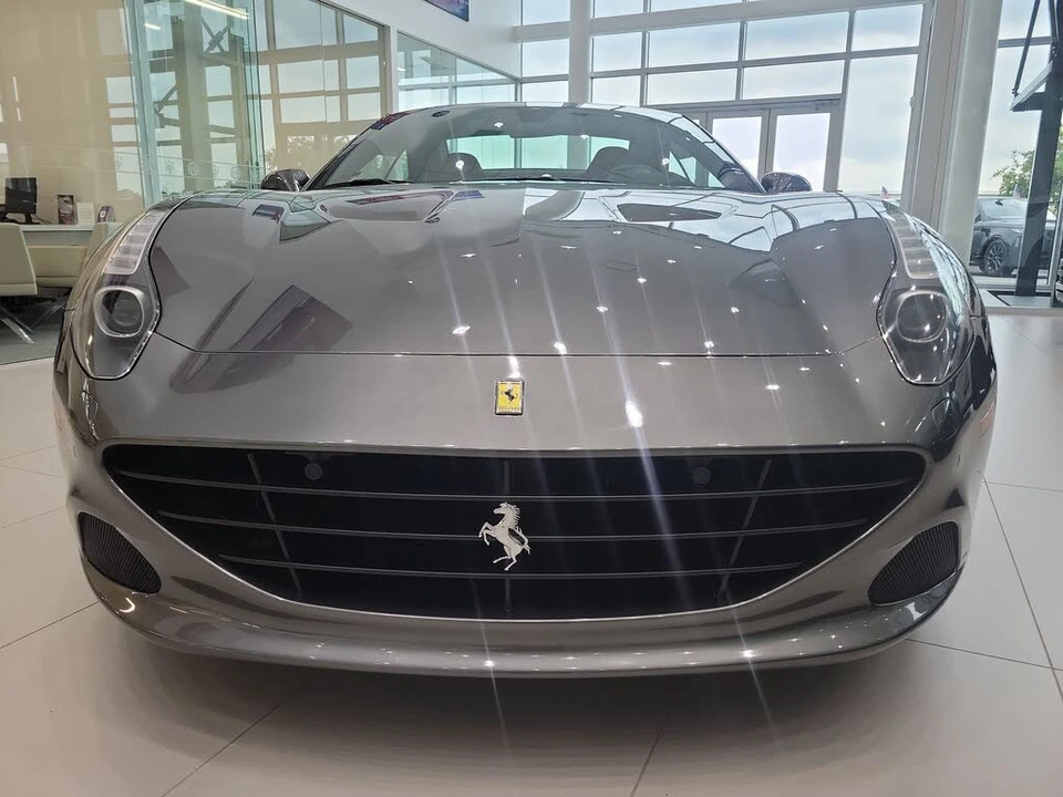 2017 Ferrari California T - Image 30 of 31