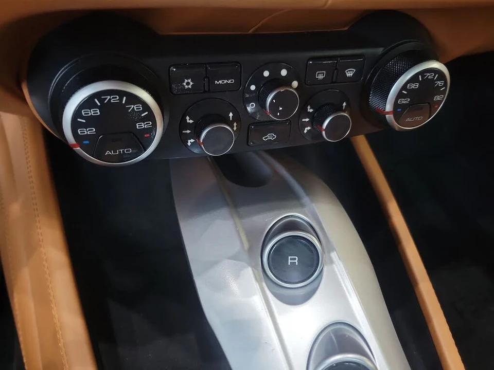 2017 Ferrari California T - Image 24 of 31