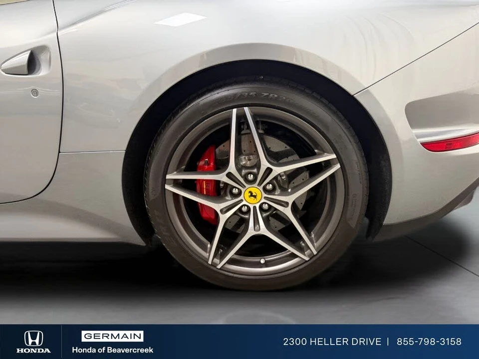 2017 Ferrari California T - Image 12 of 30