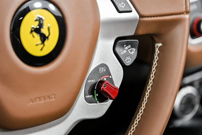 2017 Ferrari California T - Image 23 of 31