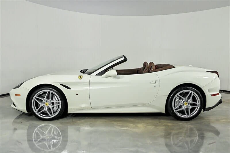 2017 Ferrari California T - Image 7 of 31