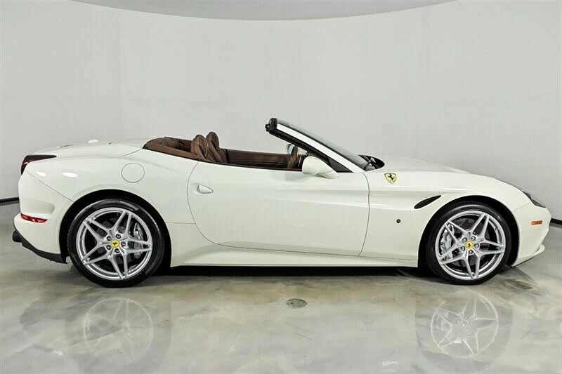 2017 Ferrari California T - Image 11 of 31