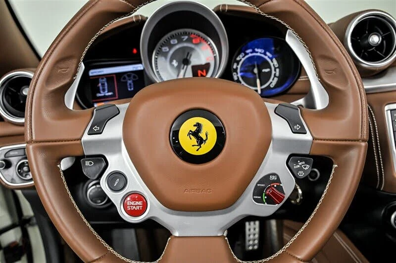 2017 Ferrari California T - Image 26 of 31