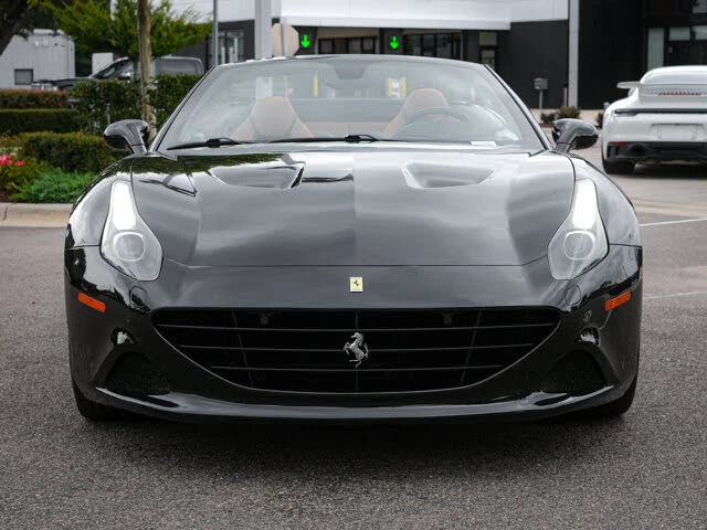 2017 Ferrari California T - Image 3 of 31